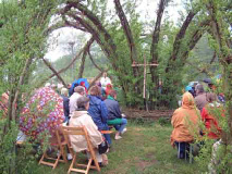 Gottesdienst im Weidenzelt 2004